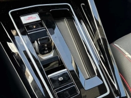 Volkswagen Golf GTI SE 2.0T DSG 2025