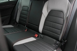 Volkswagen Golf GTI SE 2.0T DSG 2026