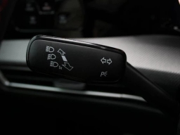 Volkswagen Golf GTI SE 2.0T DSG 2026