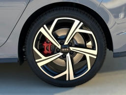 Volkswagen Golf GTI SE 2.0T DSG 2026