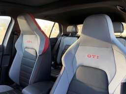 Volkswagen Golf GTI SE 2.0T DSG 2026