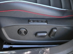 Volkswagen Golf GTI SE 2.0T DSG 2026