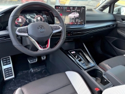 Volkswagen Golf GTI SE 2.0T DSG 2026