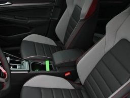 Volkswagen Golf GTI SE 2.0T DSG 2026