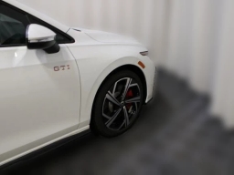 Volkswagen Golf GTI SE 2.0T DSG 2026