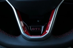 Volkswagen Golf GTI S 2.0T DSG 2026
