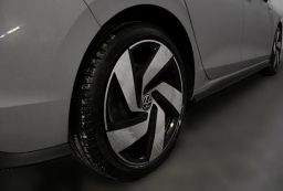 Volkswagen Golf GTI S 2.0T DSG 2026