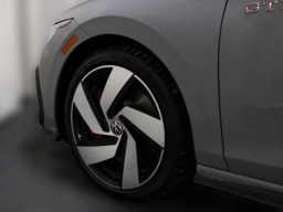 Volkswagen Golf GTI S 2.0T DSG 2026