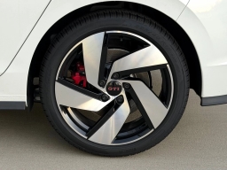 Volkswagen Golf GTI S 2.0T DSG 2026