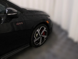 Volkswagen Golf GTI SE 2.0T DSG 2026