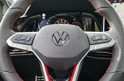 Volkswagen Golf GTI SE 2.0T DSG 2026