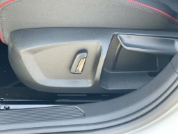 Volkswagen Golf GTI SE 2.0T DSG 2026