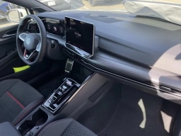 Volkswagen Golf GTI SE 2.0T DSG 2026