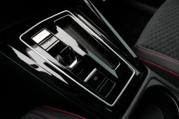 Volkswagen Golf GTI SE 2.0T DSG 2026