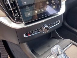 Volvo XC90 Plus B6 AWD 6-Seater 2026