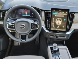 Volvo XC90 Plus B6 AWD 6-Seater 2026