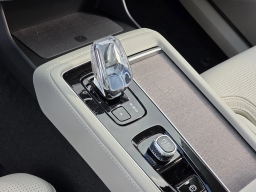 Volvo XC90 Ultra Dark Theme B6 AWD 6-Seater 2026