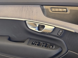 Volvo XC90 Ultra Dark Theme B6 AWD 6-Seater 2026