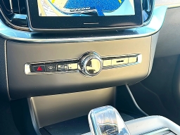 Volvo XC90 Plus B6 AWD 7-Seater 2026