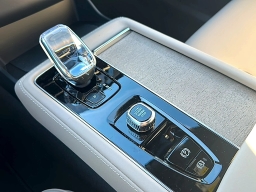 Volvo XC90 Plus B6 AWD 7-Seater 2026