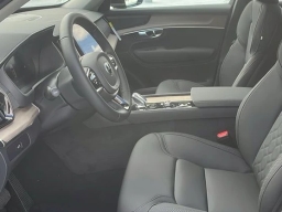 Volvo XC90 Plus B6 AWD 7-Seater 2026