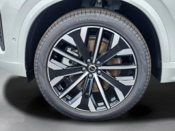 Volvo XC90 Plus B6 AWD 7-Seater 2026