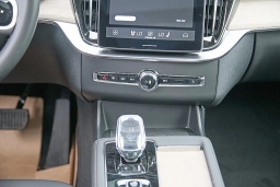 Volvo XC90 Plus B6 AWD 7-Seater 2026