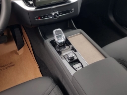 Volvo XC90 Plus B6 AWD 7-Seater 2026