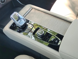 Volvo XC90 Plus B6 AWD 7-Seater 2026