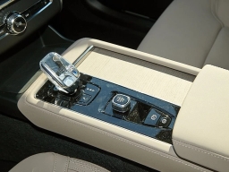 Volvo XC90 Plus B6 AWD 7-Seater 2026