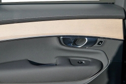 Volvo XC90 Plus B6 AWD 7-Seater 2026