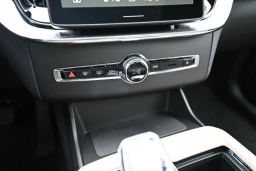 Volvo XC90 Plus B6 AWD 7-Seater 2026