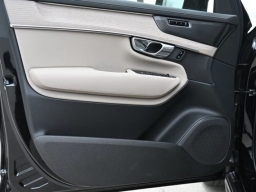 Volvo XC90 Plus B6 AWD 7-Seater 2026