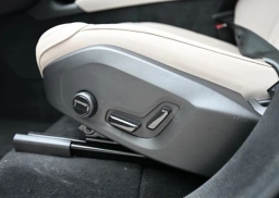 Volvo XC90 Plus B6 AWD 7-Seater 2026