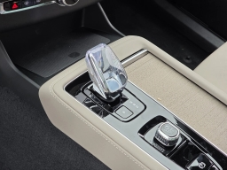 Volvo XC90 Plus B6 AWD 7-Seater 2026