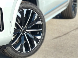 Volvo XC90 Plus B6 AWD 7-Seater 2026