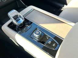 Volvo XC90 Plus B6 AWD 7-Seater 2026