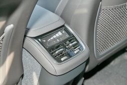 Volvo XC90 Ultra Dark Theme B6 AWD 7-Seater 2026