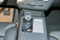Volvo XC90 Ultra Dark Theme B6 AWD 7-Seater 2026