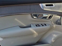 Volvo XC90 Ultra Dark Theme B6 AWD 7-Seater 2026