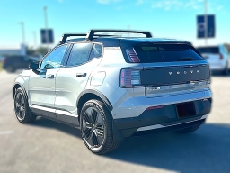 Volvo EX30 Cross Country Ultra Twin Motor AWD 2026