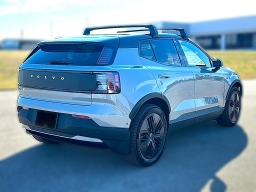 Volvo EX30 Cross Country Ultra Twin Motor AWD 2026