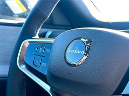 Volvo EX30 Cross Country Ultra Twin Motor AWD 2026