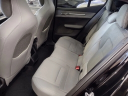 Volvo EX30 Plus Twin Motor AWD 2025