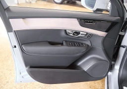 Volvo XC90 Plug-In Hybrid Plus T8 AWD 6-Seater 2026