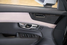 Volvo XC90 Plug-In Hybrid Plus T8 AWD 6-Seater 2026