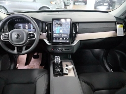 Volvo XC90 Plug-In Hybrid Plus T8 AWD 6-Seater 2026