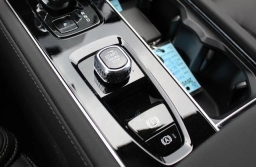 Volvo XC90 Plug-In Hybrid Ultra Dark Theme T8 AWD 6-Seater 2026