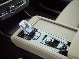 Volvo XC90 Plug-In Hybrid Plus T8 AWD 7-Seater 2026