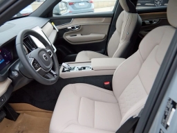 Volvo XC90 Plug-In Hybrid Plus T8 AWD 7-Seater 2026